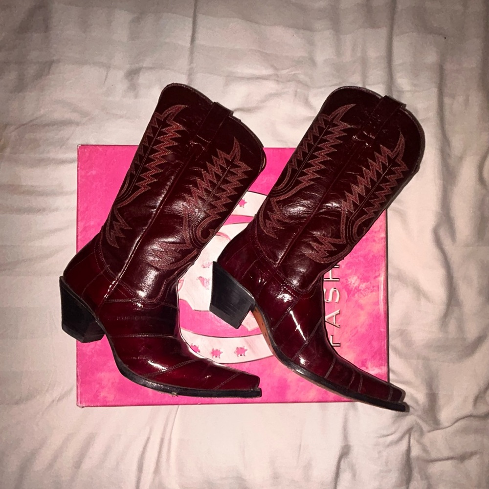 Women's Burgundy Heeled Boots